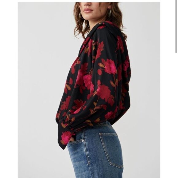NWT Free People Potter Floral Printed Off-Shoulder Top size Medium - Picture 5 of 9
